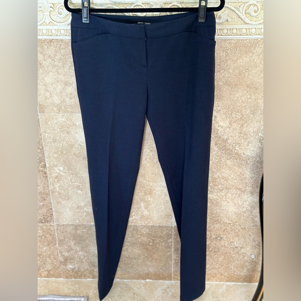 Amanda and Chelsea navy/black design size 6